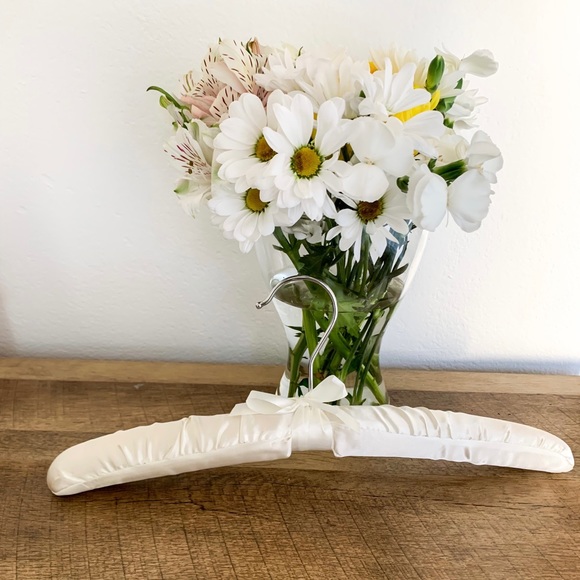 Girl’s formal white dress size 5 - Picture 11 of 11